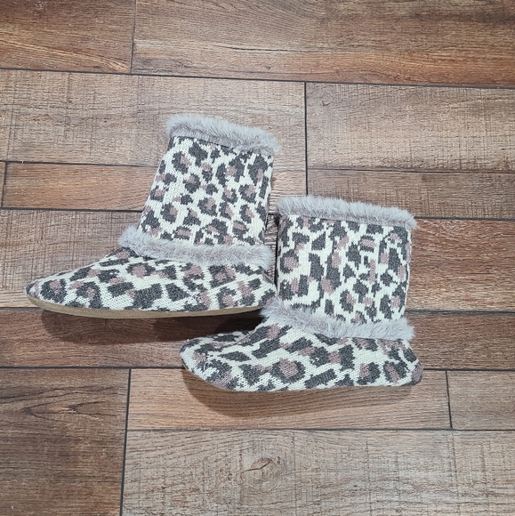 LOFT Animal Print Fur Slippers - Picture 6 of 8